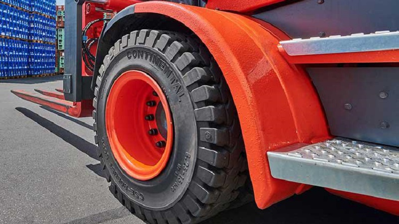 Continental представила цельнолитые эко-шины для погрузчиков