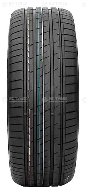 Royal Black Explorer II 215/55 R17 98W